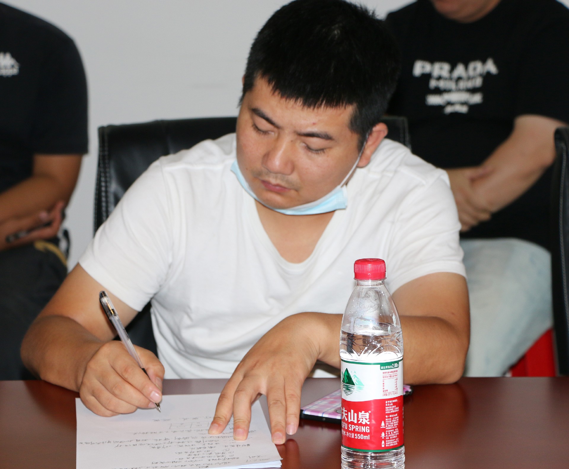 1686992137105567.jpg 1686992137105567.jpg